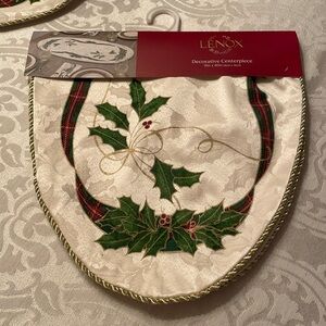 Lenox decorative centerpiece 15”x30”